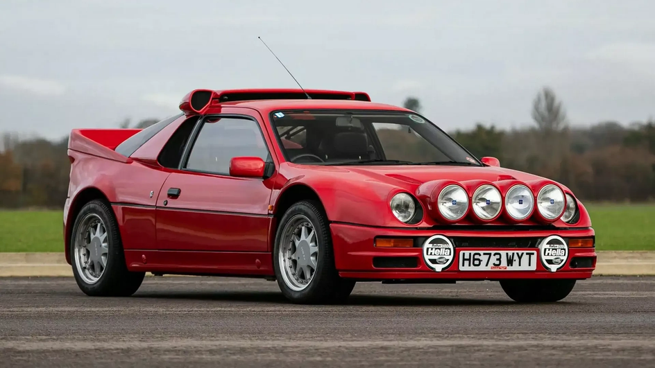 Уникальный красный Ford RS200 S 1990 года выставили на продажу на аукционе