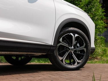 Тест-драйв внешних деталей Dongfeng Hub