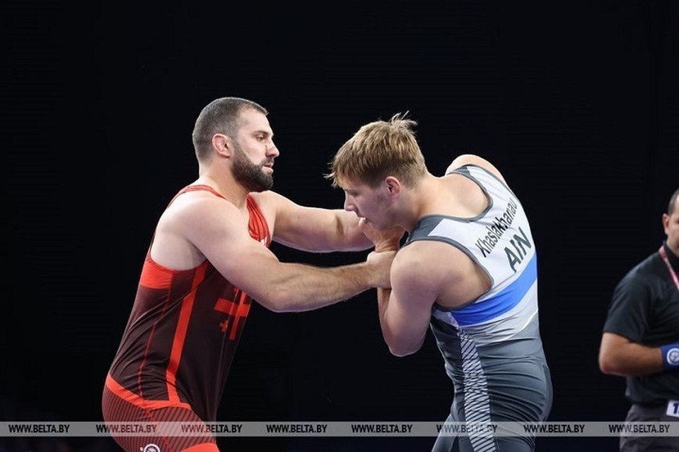 Белорусский борец Хаслаханов вышел в четвертьфинал Олимпиады 2024 в Париже