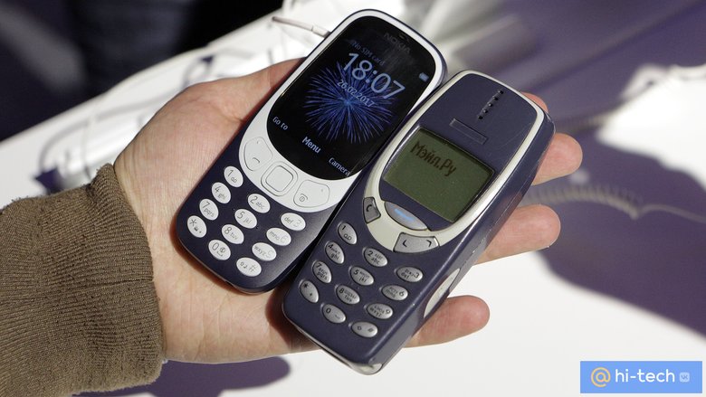 Слева – Nokia 3310 (2017), справа – Nokia 3310 (2000).