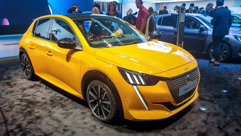 slide image for gallery: 24207 | Peugeot 208