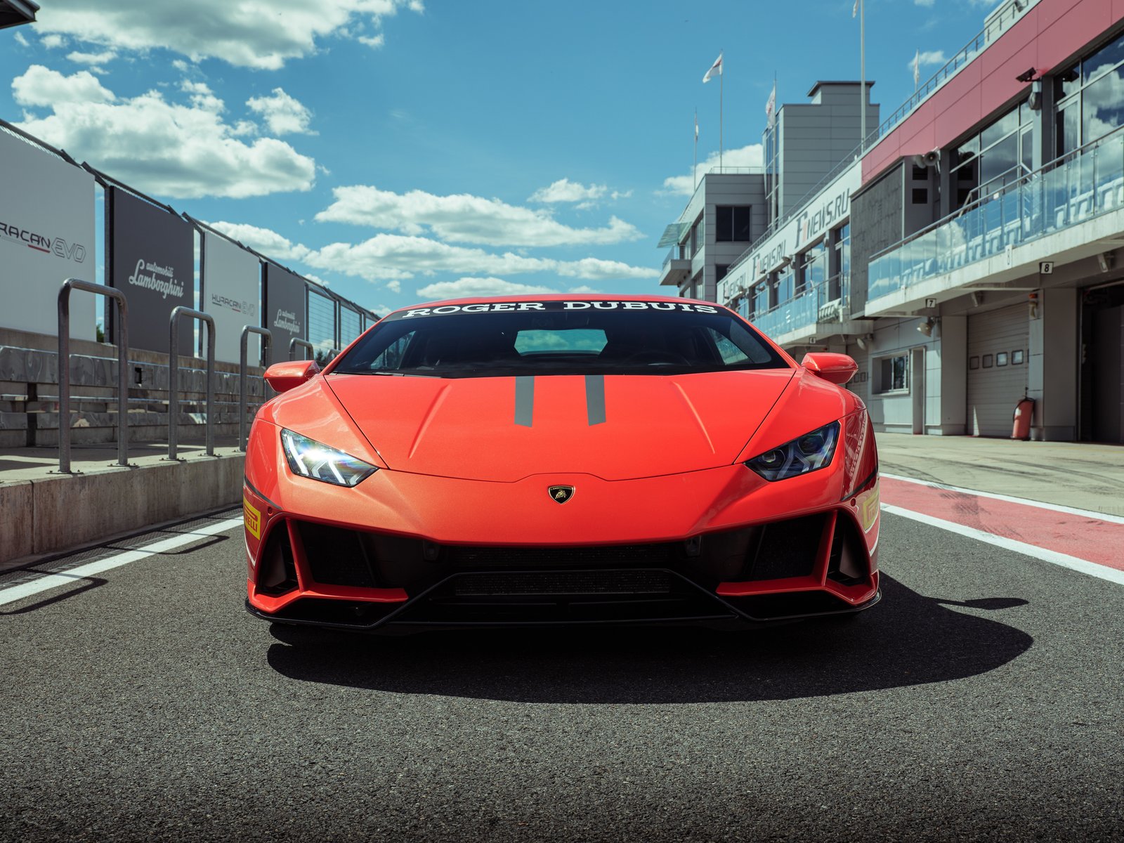 На что способен Lamborghini Huracan Evo (и сколько он стоит)