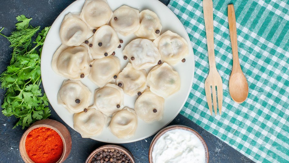 Пельмени с картофелем и обжаренным луком Пельмени с картофелем и обжаренным луком