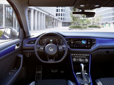slide image for gallery: 24155 | Volkswagen T-Roc R