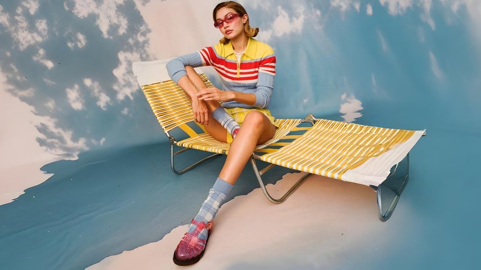 Джиджи Хадид в Jelly Shoes Джиджи Хадид в Jelly Shoes