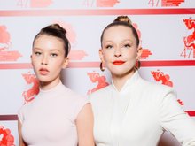 Анна и Юлия Пересильд на премьере фильма «Мужу привет», фото: пресс-служба