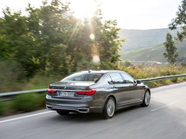 slide image for gallery: 17775 | BMW 7 серии в Португалии