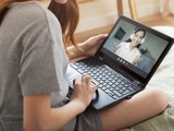 девушка с ноутбуком девушка с ноутбуком