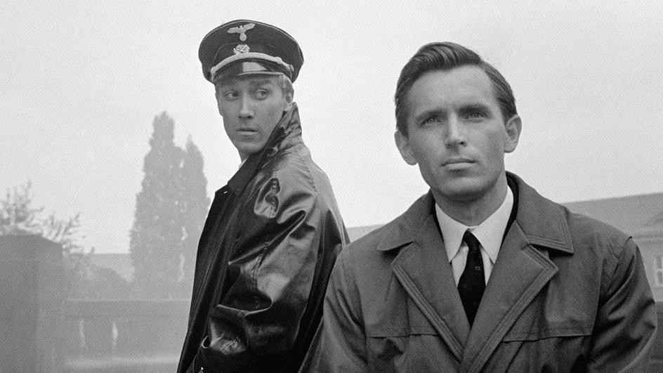 Кадр из фильма «Щит и меч» (1968) Кадр из фильма «Щит и меч» (1968)