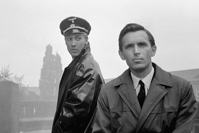 Кадр из фильма «Щит и меч» (1968) Кадр из фильма «Щит и меч» (1968)