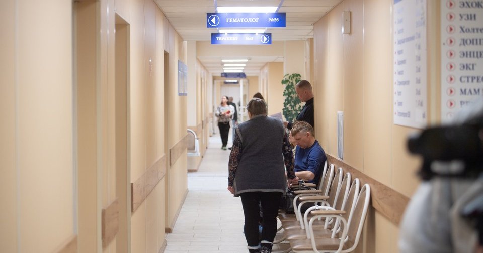 В больнице дагестанского Каспийска из-за ливня обрушился потолок