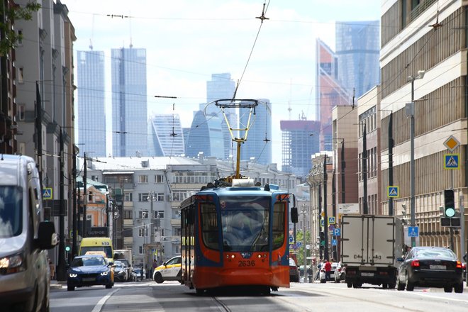 Трамвай на улице Москвы