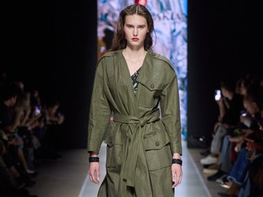 JULIA DALAKIAN, весна-лето 2025 (источник фото: moscowfashion.ru) JULIA DALAKIAN, весна-лето 2025 (источник фото: moscowfashion.ru)