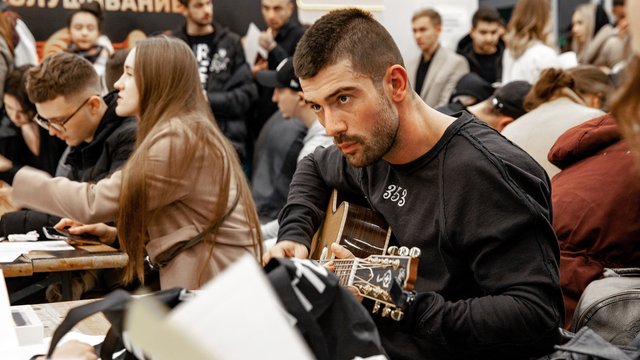 Антон Лаврентьев Антон Лаврентьев