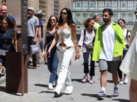 Content image for: 526143 | Дуа Липа в корсете и брюках с разрезами появилась во Флоренции