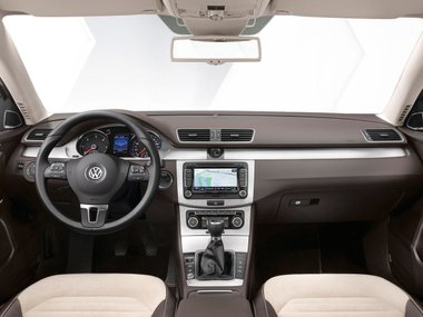 slide image for gallery: 25954 | Volkswagen Passat