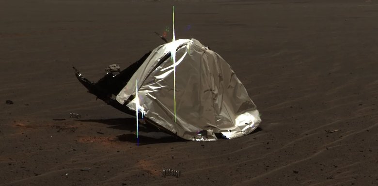 Выброшенный тепловой щит от ровера на Марсе. Фото: The Conversation