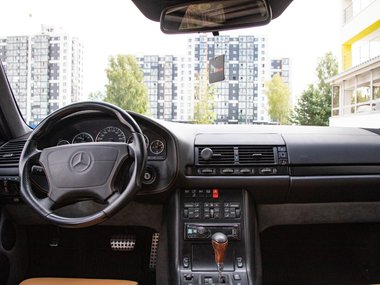 Mercedes-Benz W140