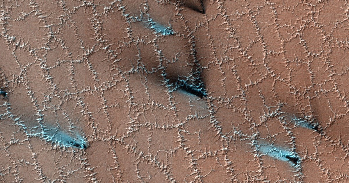 Разгадана загадка возникновения странных узоров на Марсе