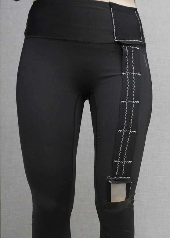 Так выглядят смарт-штаны с электронным поясом на одной ноге. Фото: ETH Zurich