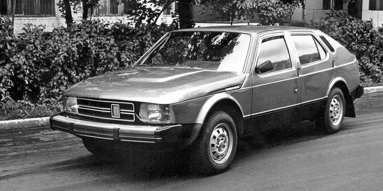 Первый хэтчбек АЗЛК — «Москвич-С1», он же — «Меридиан-1700TS». На прототип поставили фары от Opel Ascona