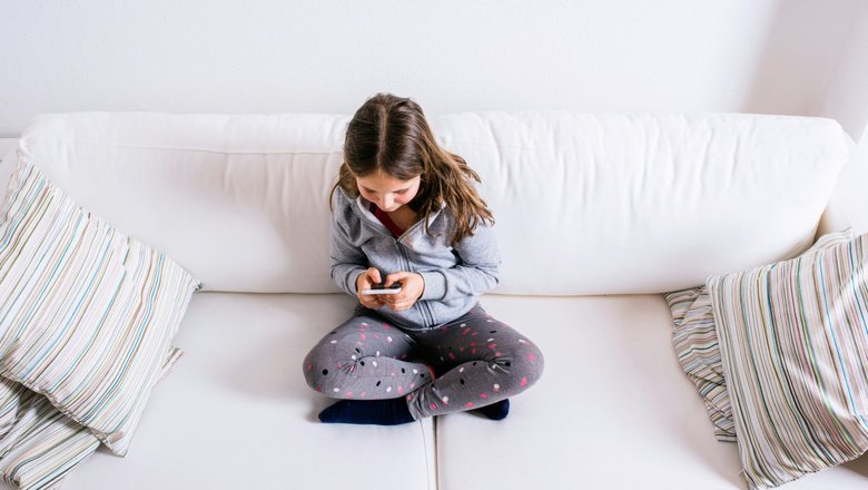 По оценкам, дети проводят 65% своего онлайн-времени на видеохостингах.