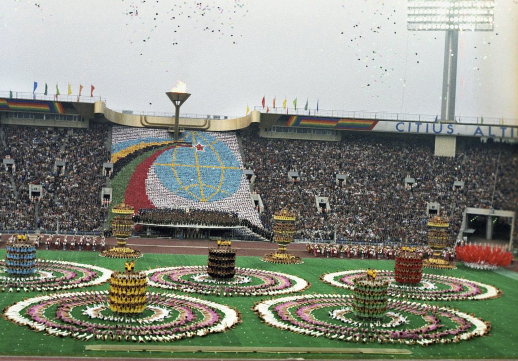 Открытие летней Олимпиады-80 в Москве: Брежнев на трибуне, обращение космонавтов, первое появление Мишки