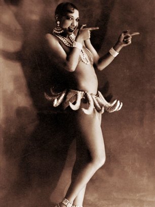Slide image for gallery: 16008 |  Жозефина Бейкер на выступлении в парижском варьете «Фоли-Бержер», 1927 г. | Фото: legion-media.ru