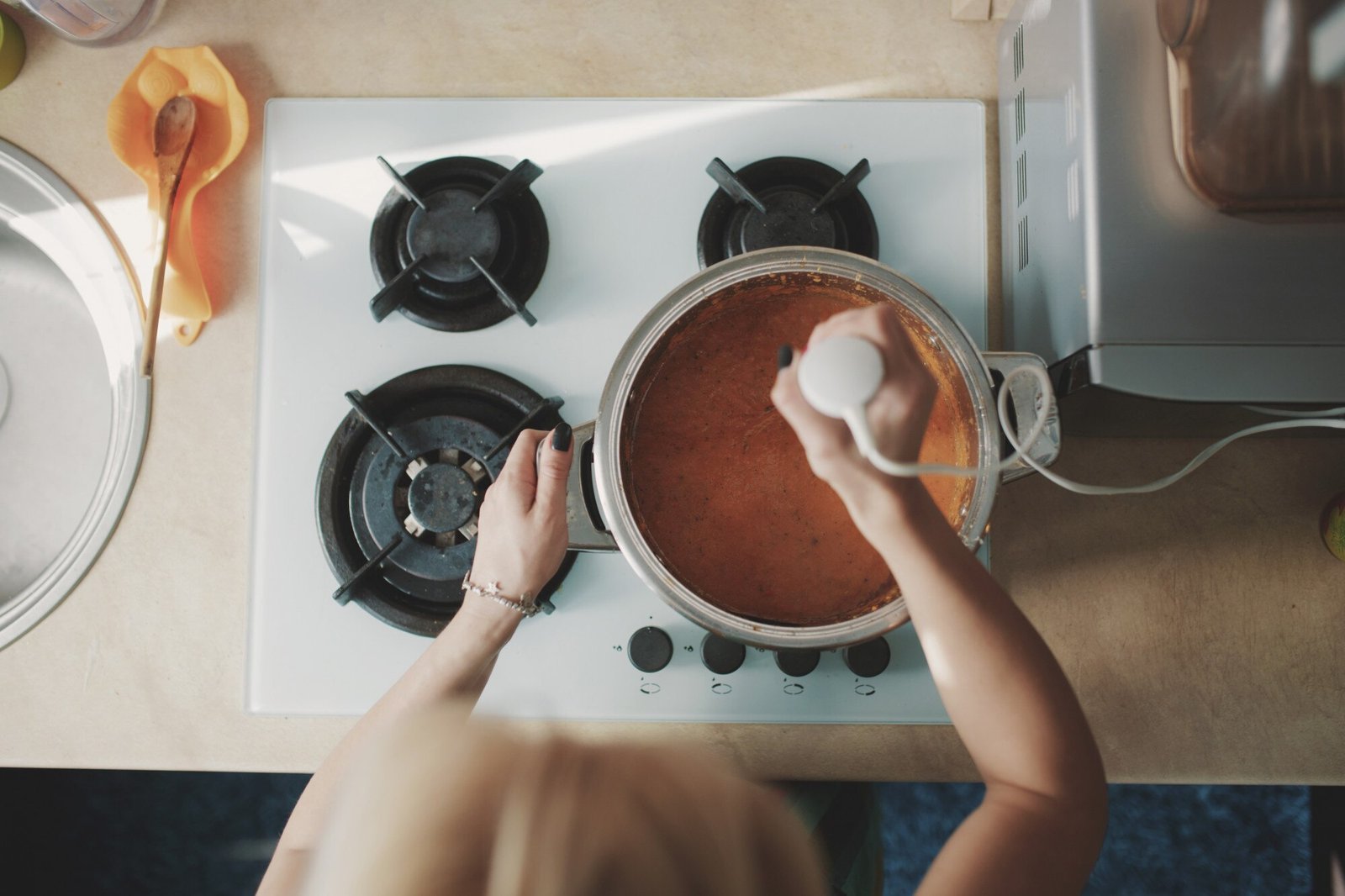 Как сварить какао на молоке, 5 самых вкусных рецептов с кофе, фруктами и зефиром