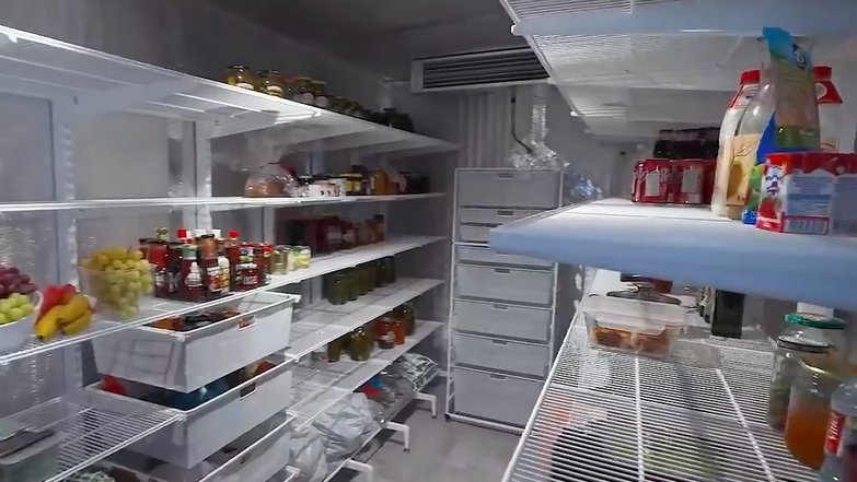 Большой холодильник Аллы Духовой