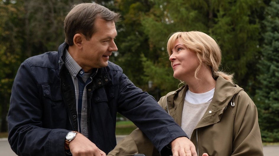Алексей Фатеев и Мария Куликова в сериале «Счастья хватит всем» 