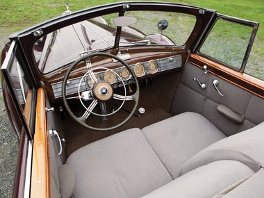 slide image for gallery: 26905 | 1939 Packard Twelve Convertible Sedan