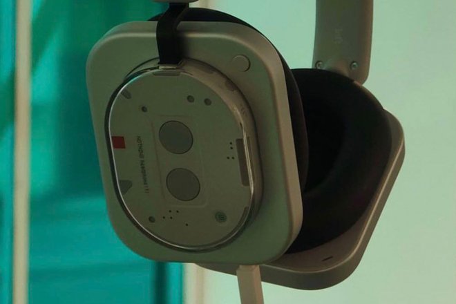 Живые фото Nothing Headphone 1