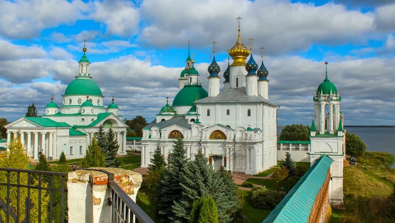 Спасо-Яковлевский монастырь в Ростове Великом.