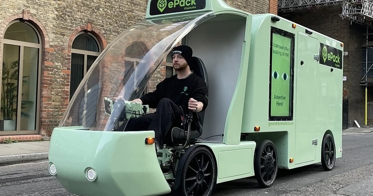 Грузовик с педалями: в Лондоне показали необычный транспорт