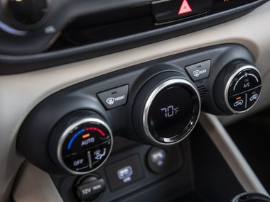 slide image for gallery: 24391 | Hyundai Venue