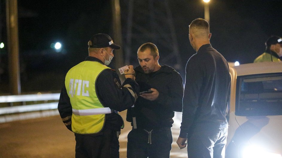 Сотрудники ДПС ГИБДД УВД по ВАО г. Москвы проводят рейд «Нетрезвый водитель» в целях профилактики и пресечения грубых нарушений правил дорожного движения и пьянства за рулем. Сотрудники ДПС ГИБДД УВД по ВАО г. Москвы проводят рейд «Нетрезвый водитель» в целях профилактики и пресечения грубых нарушений правил дорожного движения и пьянства за рулем.