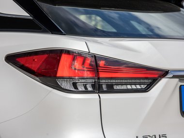 slide image for gallery: 28131 | Тест-драйв Lexus RX300