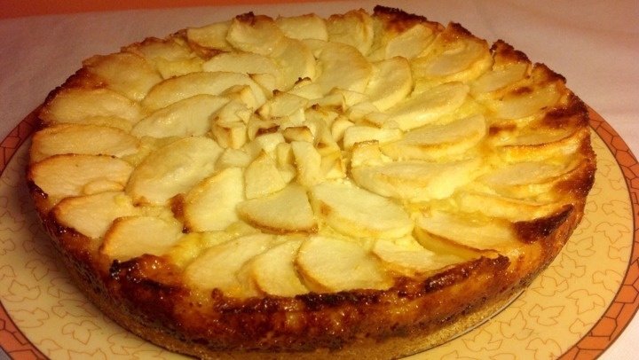Творожный пирог с яблоками