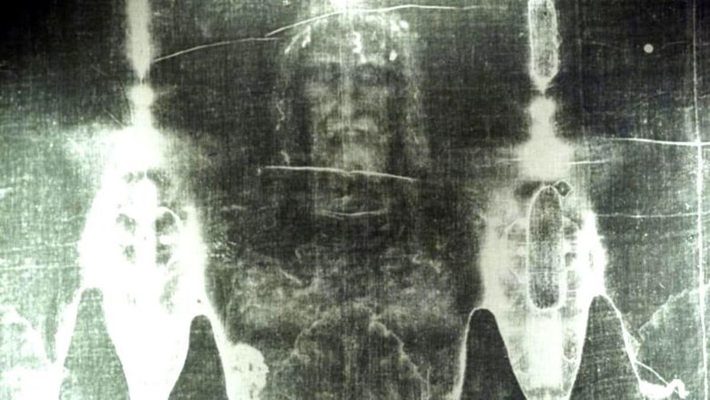 Многие христиане твердо уверены, что на Туринской плащанице отпечатался подлинный лик Иисуса Христа. Фото: pinterest.com