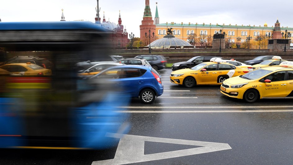 Выделенная полоса для общественного транспорта, такси