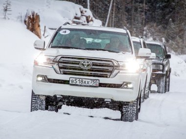 slide image for gallery: 18960 | Land Cruiser 200