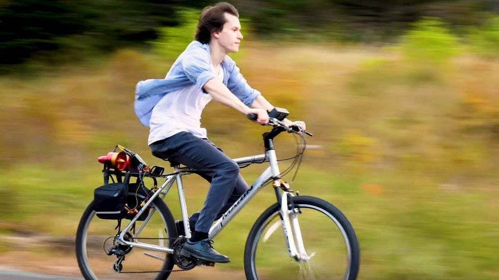 Луганчане соорудили велосипед с реактивным двигателем (видео)