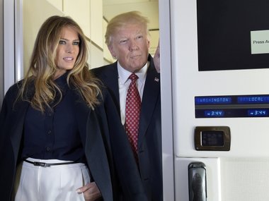 Slide image for gallery: 6819 | Президент США и первая леди на борту номер один
