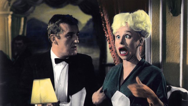 Барбара Уиндсор в фильме «Продолжай шпионить», 1964 год