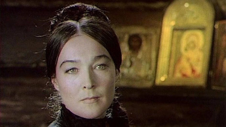 Александра Завьялова в фильме «Тени исчезают в полдень» Александра Завьялова в фильме «Тени исчезают в полдень»