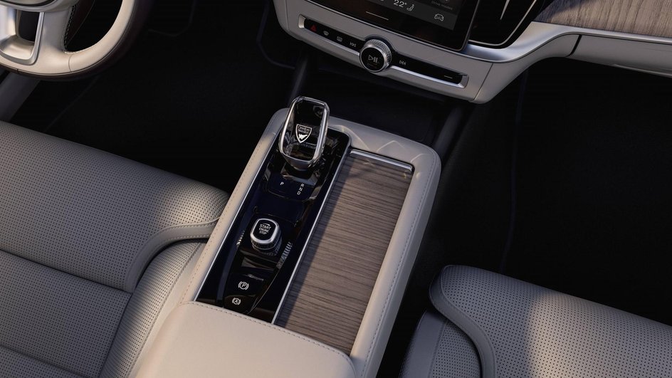 Volvo обновила седан S90 Volvo обновила седан S90