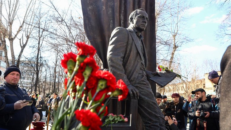 Церемония открытия памятника Михаилу Ульянову Церемония открытия памятника Михаилу Ульянову