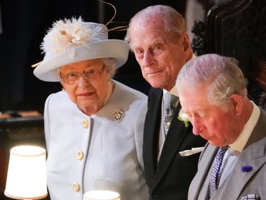 Slide image for gallery: 9166 | Королева Елизавета II, принц Филипп и принц Чарльз