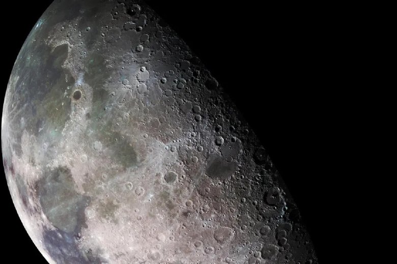 Мозаичное изображение северного полюса Луны, сделанное космическим кораблем NASA «Галилео». Фото: NASA
